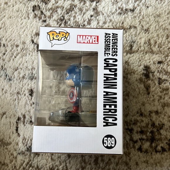 Captain America Pop Figure - Picture 2 of 5
